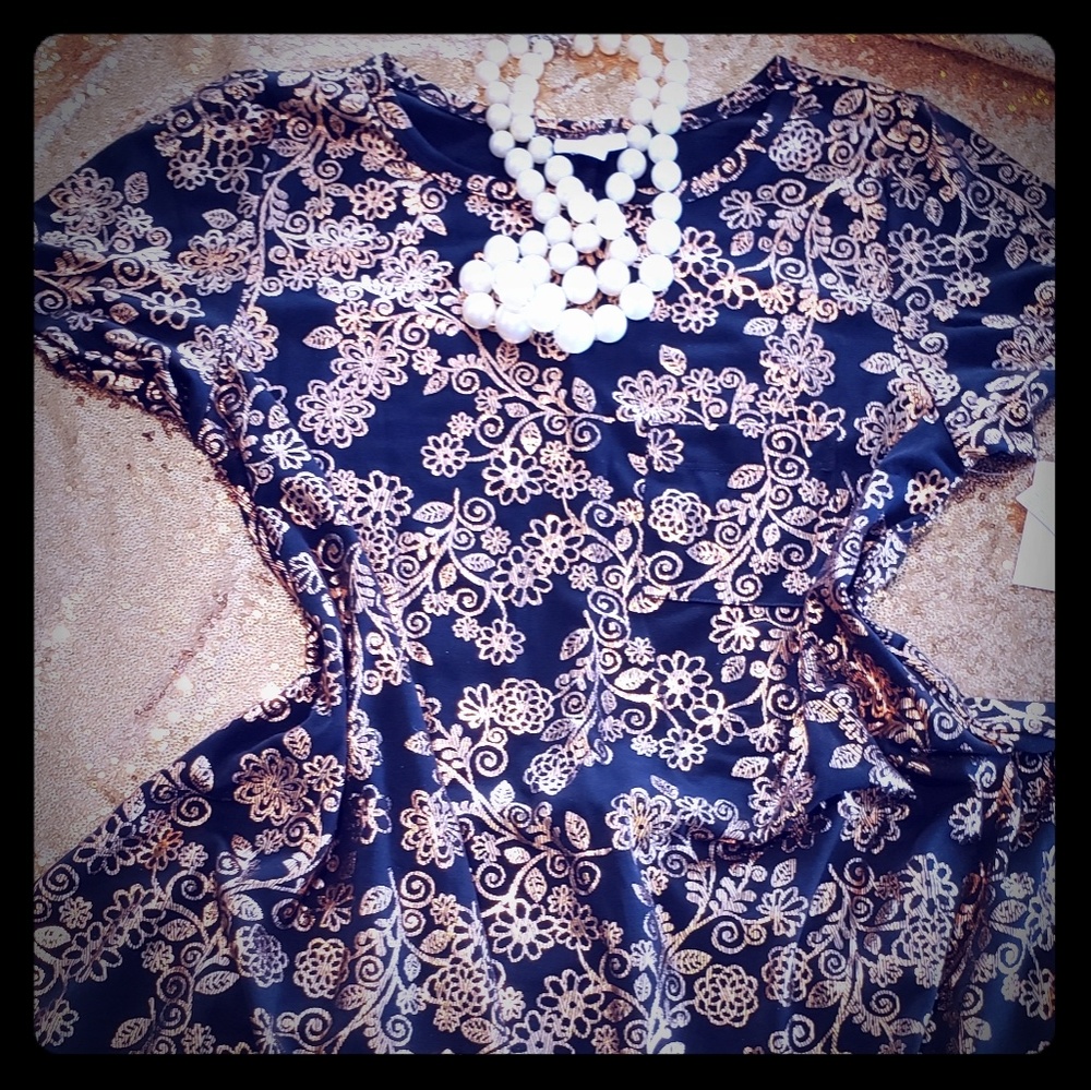 LuLaRoe Elegance Rose Gold Stunning Carly NWT